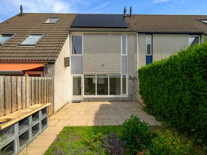 Terraced house for sale: Amstelhof 14, Amstelwijk Leidschendam
