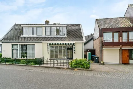 Twee-onder-één-kap te koop: Amstelkade 34, Amstelhoek Amstelhoek