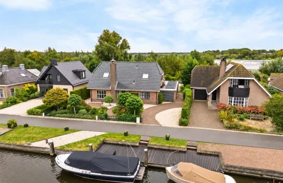 Vrijstaande woning te koop: Amstelkade 90, Amstelhoek