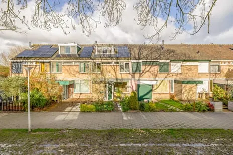 Tussenwoning te koop: Amstelpad 33, Rozenburg Rozenburg (Zh)