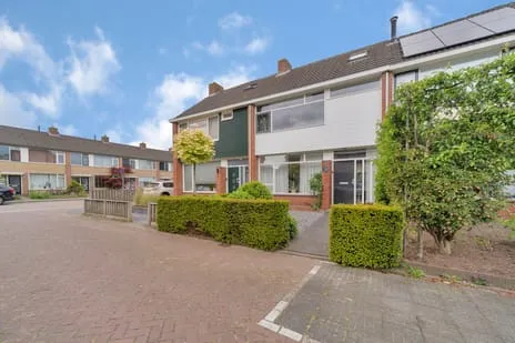 Tussenwoning te koop: Amstelstraat 3, De Brake Nijverdal