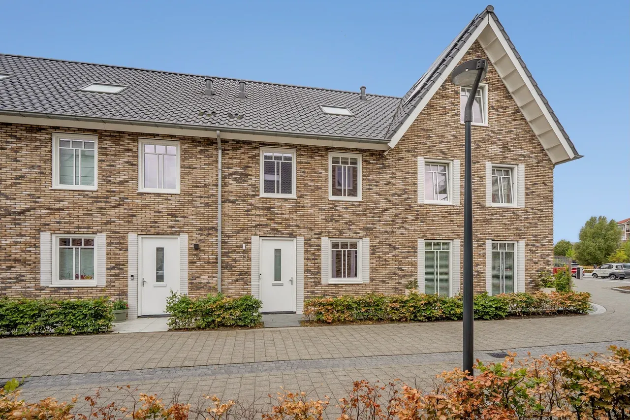 Tussenwoning te koop: Amstelstroom 73, Zoetermeer