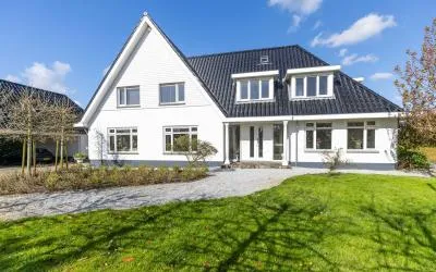 Tussenwoning te koop: Amsterdamsestraatweg 67, Valkeveen Naarden