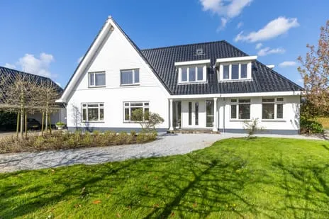 Tussenwoning te koop: Amsterdamsestraatweg 67, Valkeveen Naarden