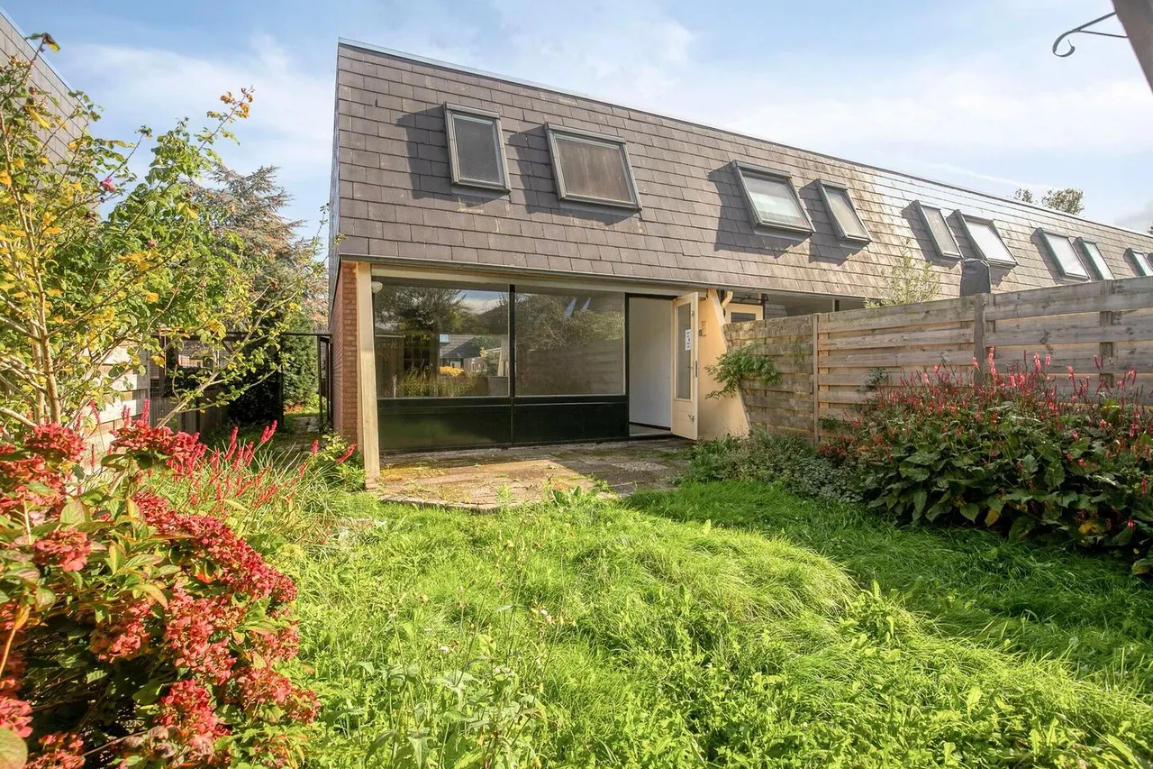 Hoekwoning te koop: Andoorn 10, Huizen