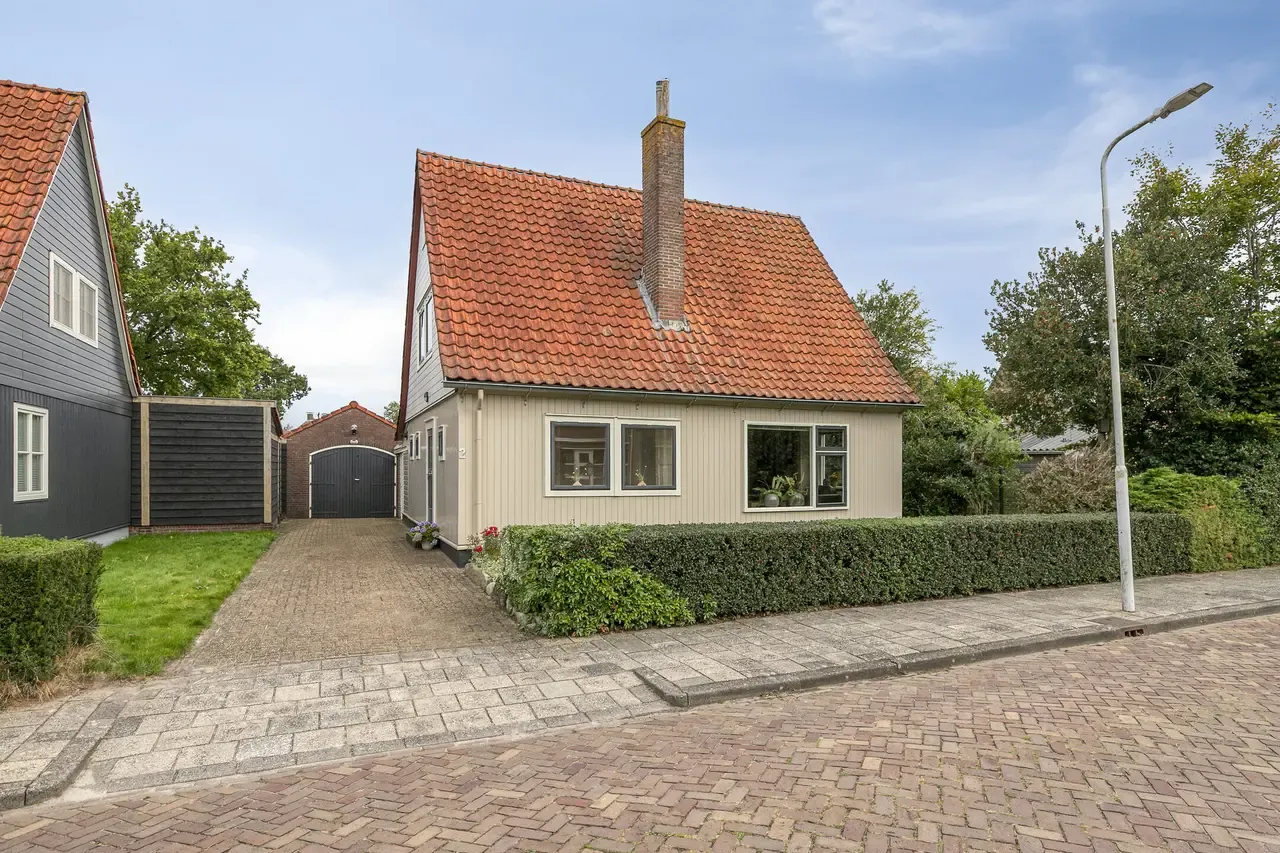 Vrijstaande woning te koop: Andries Veenstrastraat 2, Wolvega