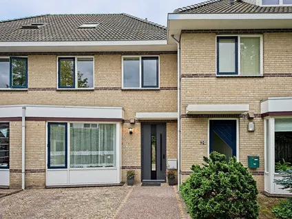 Tussenwoning te koop: Andriëtte Peereboom 6, Giessen Giessen