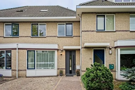 Tussenwoning te koop: Andriëtte Peereboom 6, Giessen Giessen