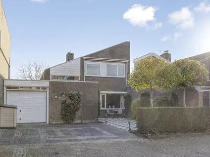Tussenwoning te koop: Andromeda 26, Puttershoek Woonkern Puttershoek