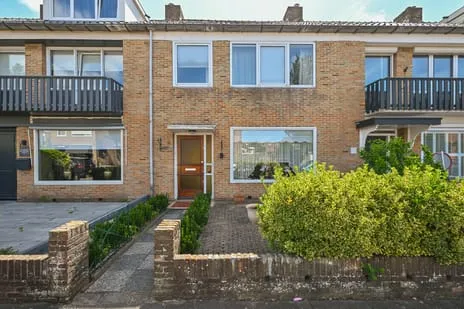 Tussenwoning te koop: Andromedastraat 27, Ijmuiden