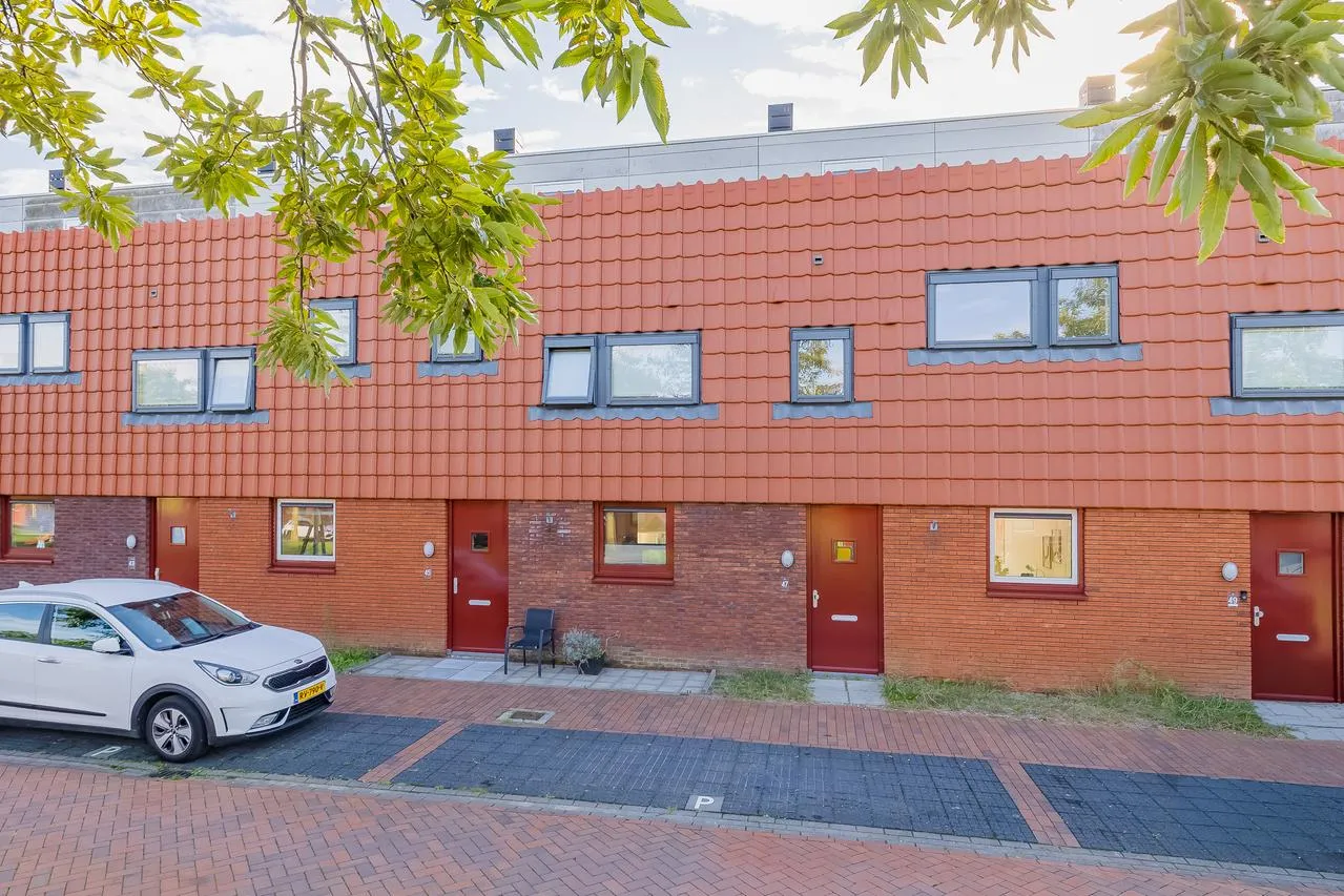 Tussenwoning te koop: Andromedastraat 47, Alphen Aan Den Rijn