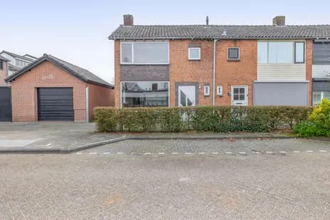 Hoekwoning te koop: Anemoonstraat 1, Waalwijk