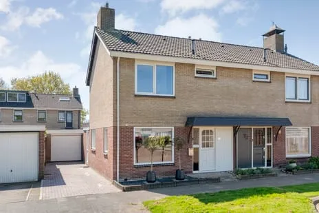 Twee-onder-één-kap te koop: Anemoonstraat 100, Zuid Hoogeveen