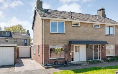 Twee-onder-één-kap te koop: Anemoonstraat 100, Zuid Hoogeveen