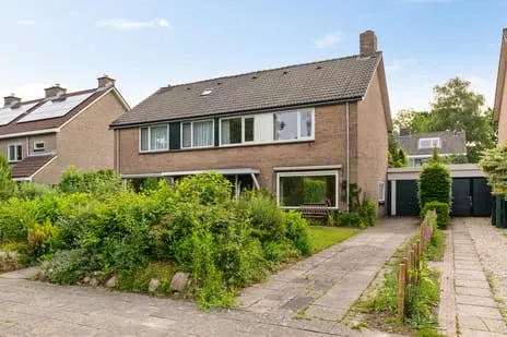Tussenwoning te koop: Anemoonweg 11, Paterswolde Paterswolde