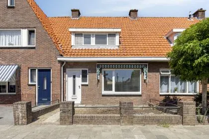 Tussenwoning te koop: Anjelierenlaan 61, Bloemenlaan e.o. Oost Vlissingen