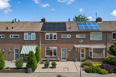 Tussenwoning te koop: Anjelierlaan 33, Lutjebroek Lutjebroek