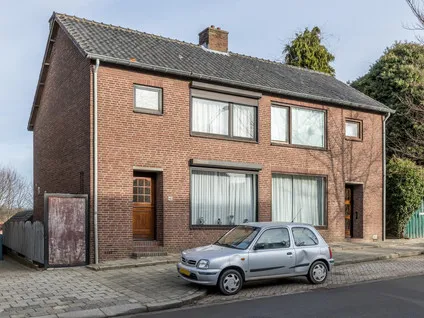 Twee-onder-één-kap te koop: Anjelierstraat 143, Uterweg Heerlen