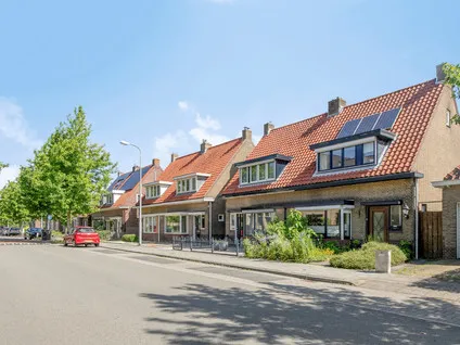 Twee-onder-één-kap te koop: Anjelierstraat 48, Goes-Oost Goes