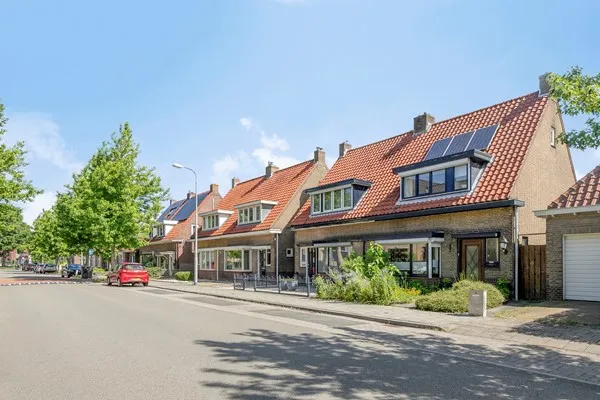 Twee-onder-één-kap te koop: Anjelierstraat 48, Goes