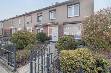 Hoekwoning te koop: Anjerstraat 2, Cristinawijk Nieuwstadt