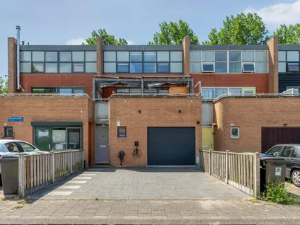 Tussenwoning te koop: Anjerstraat 23, Bloemenbuurt Zuid Almere