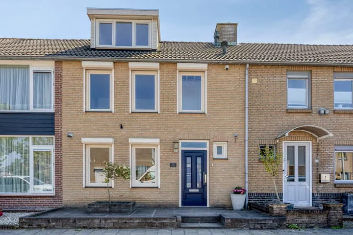 Tussenwoning te koop: Anjerstraat 36, Steenbergen-Zuid Steenbergen (Nb)