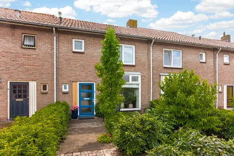 Tussenwoning te koop: Anjerstraat 39, Raalte