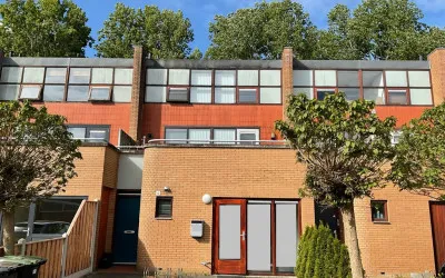 Tussenwoning te koop: Anjerstraat 6, Bloemenbuurt Zuid Almere