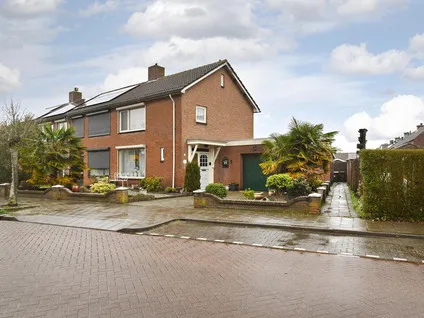 Hoekwoning te koop: Anjerstraat 7, Steenbergen