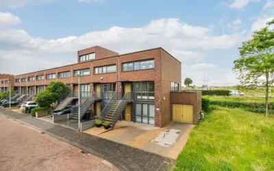 Hoekwoning te koop: Anjertuin 1, Eilandenbuurt Bergschenhoek