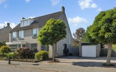 Corner house for sale: Anjervallei 84, Maasvallei 'S-Hertogenbosch