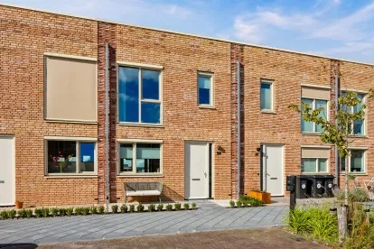 Tussenwoning te koop: Anna J. Cooperstraat 59, Almere