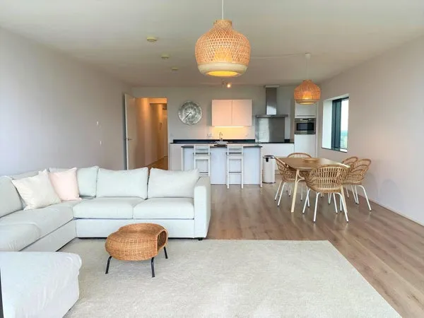 Woning te huur: Anna van Buerenplein, Rivierenbuurt-Noord 'S-Gravenhage