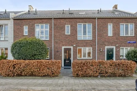 Tussenwoning te koop: Anna Nabermanlaan 4, Stationskwartier Kampen