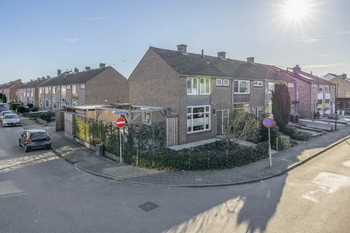 Hoekwoning te koop: Anna van Burenstraat 13, Lopik-Dorp Lopik