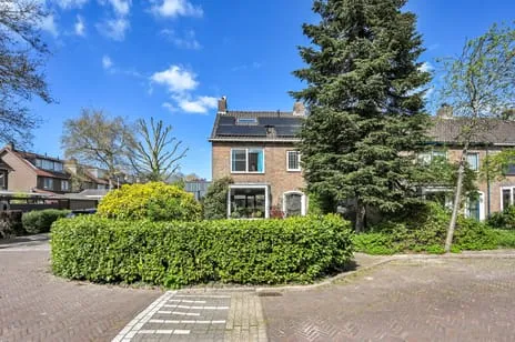 Hoekwoning te koop: Anna van Saksenstraat 1, Oranjewijk Leiderdorp