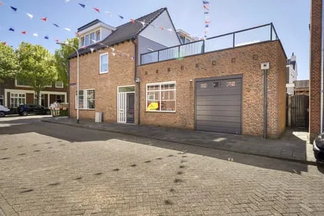 Twee-onder-één-kap te koop: Annastraat 3, Midden Katwijk (Zh)