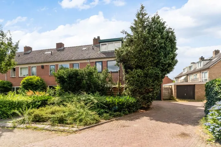 Corner house for sale: Anne Franklaan 50, Ooster Eng-Zuid Bussum