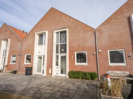 Tussenwoning te koop: Anne Frankstraat 9, Den Burg