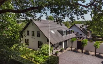 Vrijstaande woning te koop: Anneville-laan 85, Ulvenhout Ulvenhout