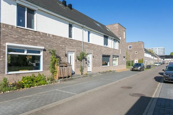 Tussenwoning te koop: Annie M.G. Schmidt-plantsoen 38, Dr. Schaepmanplein en omgeving Heerlen