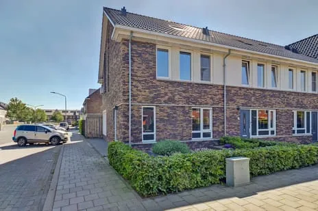 Hoekwoning te koop: Annie M.G. Schmidthof 2, Verspreide huizen Hoeven Zaltbommel