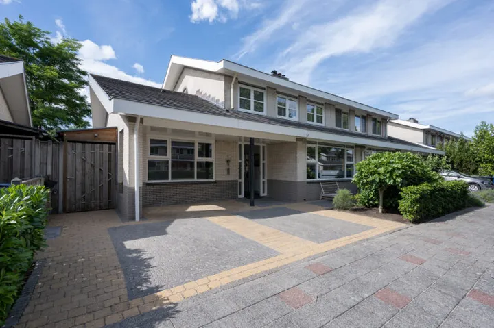 Semi-detached for sale: Annie M.G. Schmidtweg 68, Literatuurwijk Zuid Almere