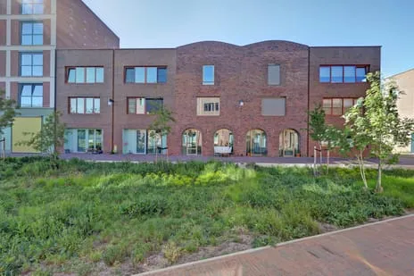 Tussenwoning te koop: Annie van Velzenhof 9, Lent Lent