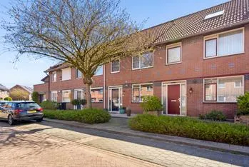 Tussenwoning te koop: Annie Bosstraat 61, Filmwijk Midden Almere