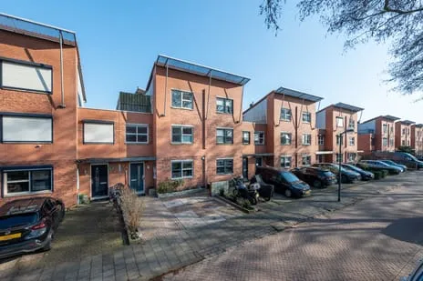 Tussenwoning te koop: Annie M.G. Schmidtlaan 17, Laag Dalem Oost Gorinchem