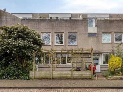 Tussenwoning te koop: Annie Romeinsingel 48, Dobbewijk-Zuid Leiden