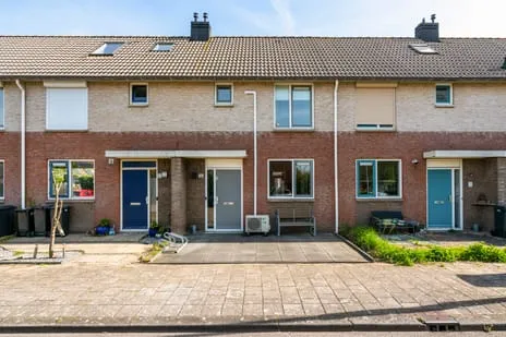 Tussenwoning te koop: Annie Romeinstraat 16, Hoofddorp Toolenburg Oost Hoofddorp