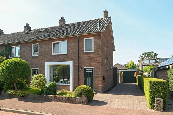 Hoekwoning te koop: Antennestraat 30, Huizen